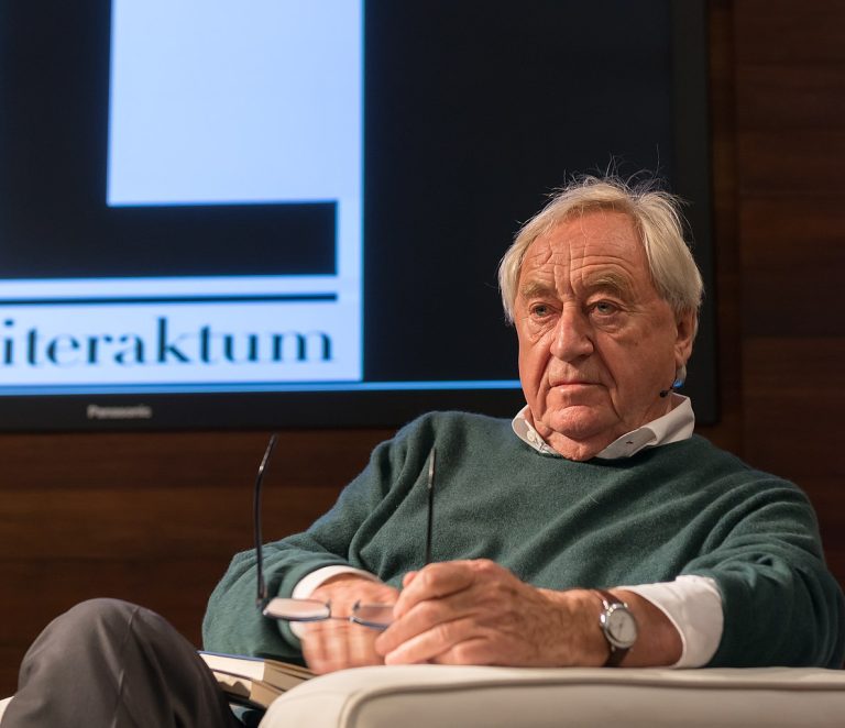 Wie is Cees Nooteboom? Wat is zijn leven en werk?